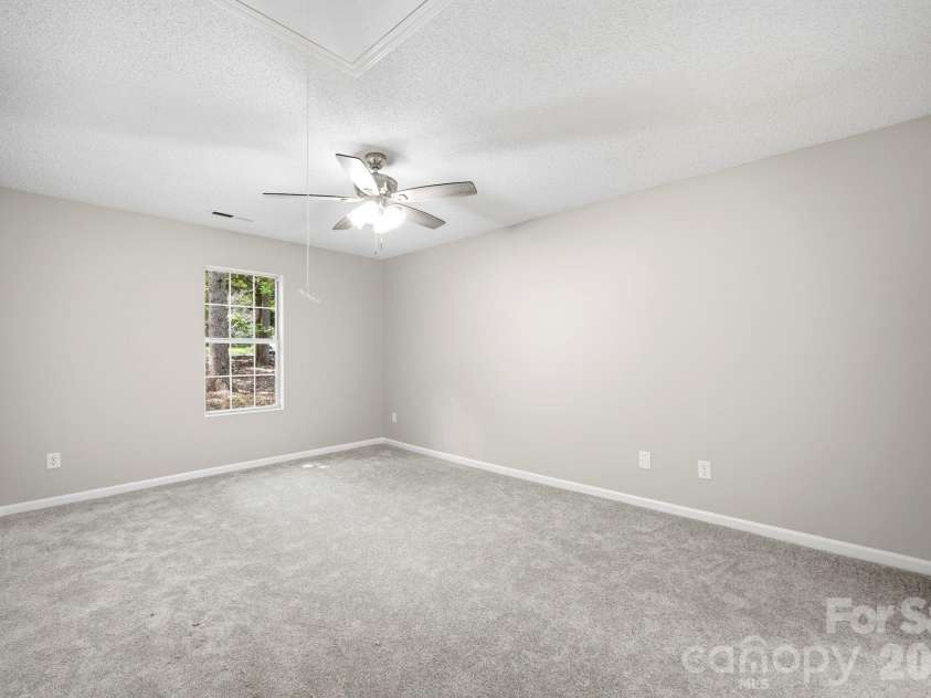 6324 Grove Park Boulevard, Charlotte, NC 28215.  MLS# CAR4387347, YatesRealty ID 27002. 