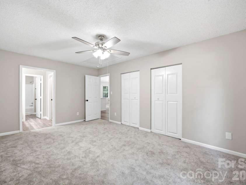 6324 Grove Park Boulevard, Charlotte, NC 28215.  MLS# CAR4387347, YatesRealty ID 27002. 