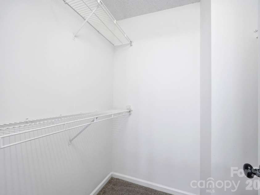 6324 Grove Park Boulevard, Charlotte, NC 28215.  MLS# CAR4387347, YatesRealty ID 27002. 