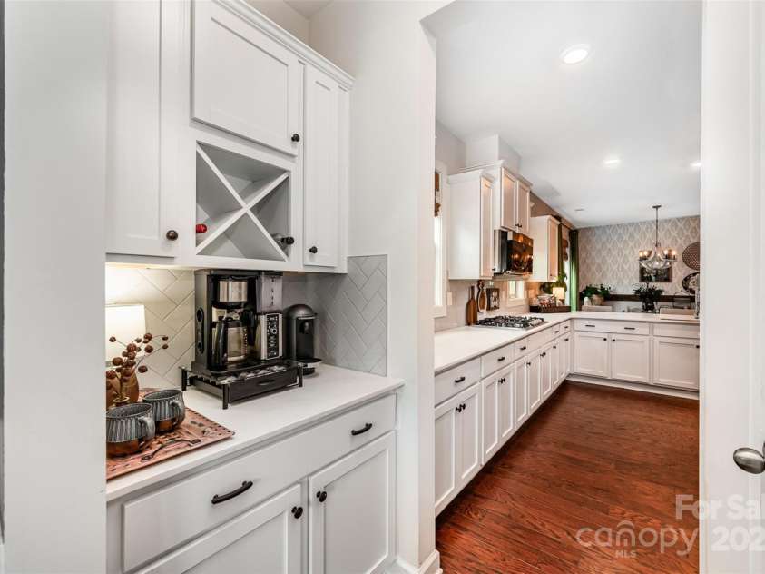 915 Claires Creek Lane, Davidson, NC 28036.  MLS# CAR4264930, YatesRealty ID 27003. Butler station and pantry