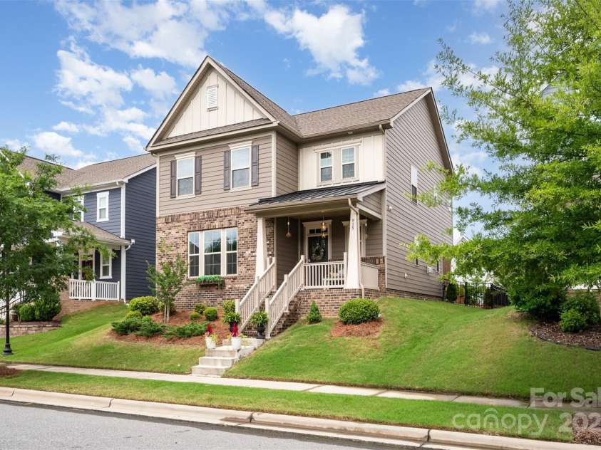 915 Claires Creek Lane, Davidson, NC 28036.  MLS# CAR4264930, YatesRealty ID 27003. Gorgeous Home in Westbranch, Davidson!