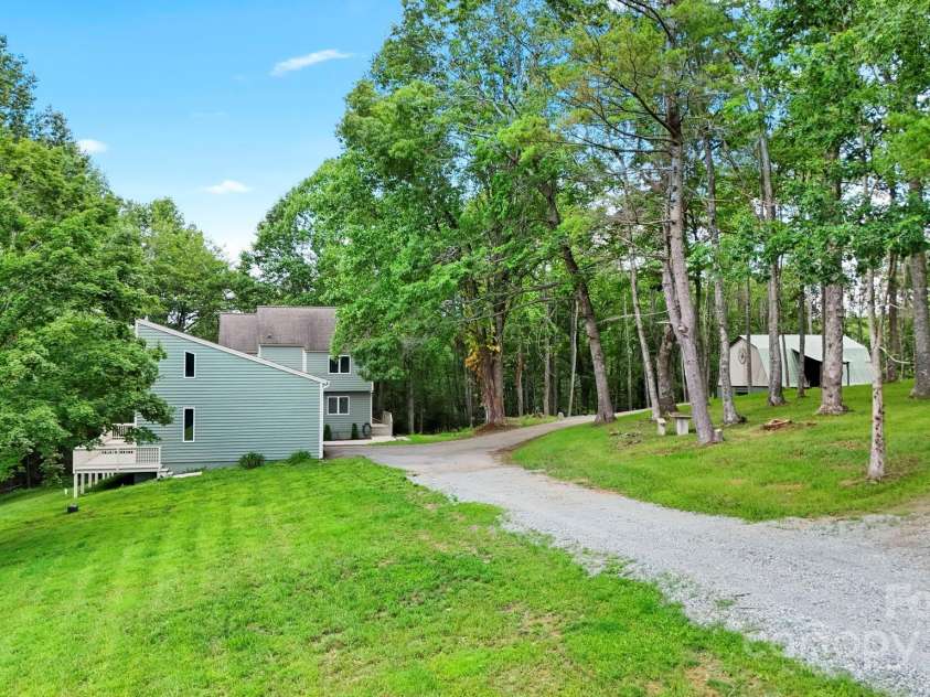 136 Day Drive, Boone, NC 28607.  MLS# CAR4270315, YatesRealty ID 27004. 