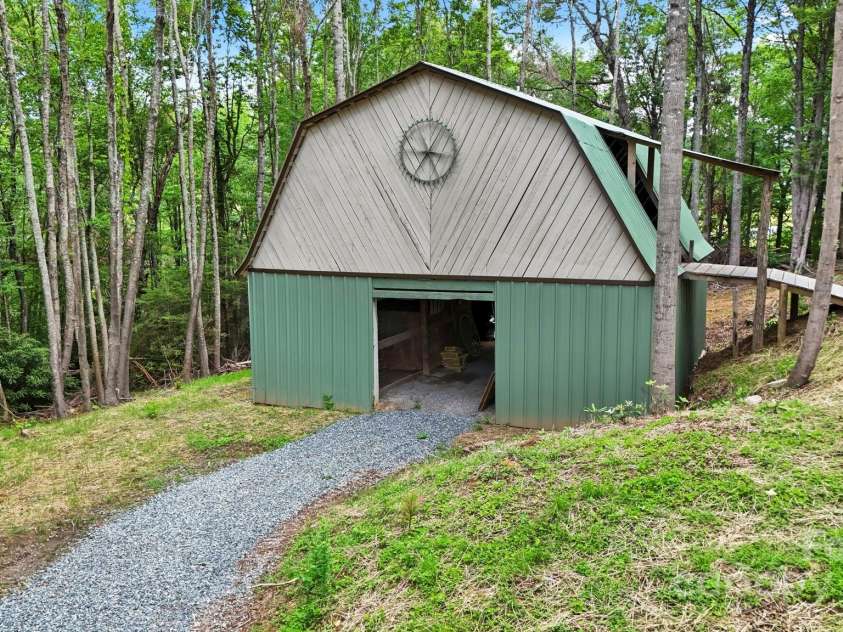 136 Day Drive, Boone, NC 28607.  MLS# CAR4270315, YatesRealty ID 27004. 