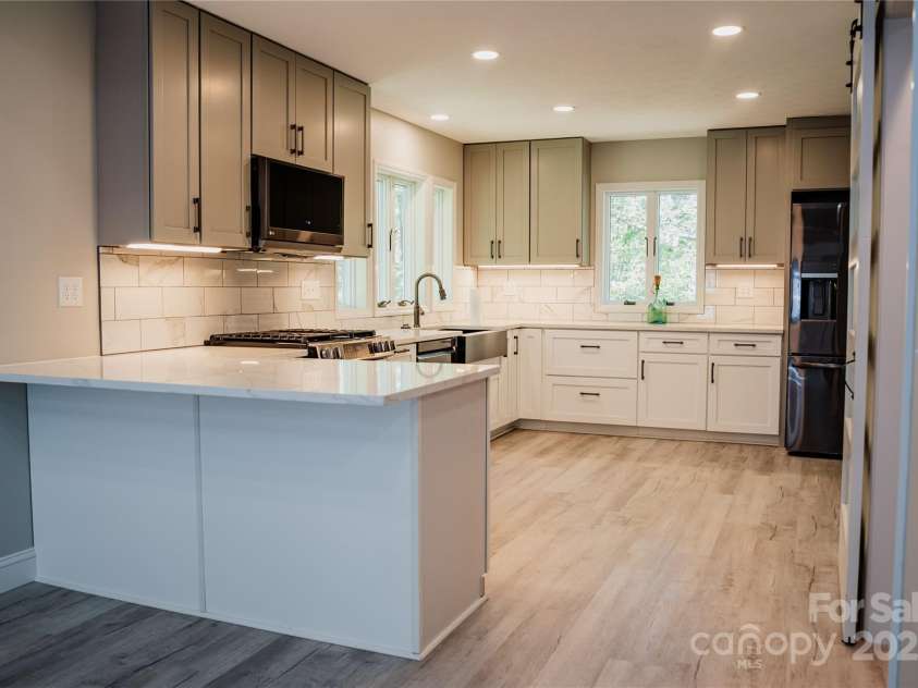 136 Day Drive, Boone, NC 28607.  MLS# CAR4270315, YatesRealty ID 27004. 