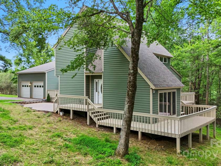 136 Day Drive, Boone, NC 28607.  MLS# CAR4270315, YatesRealty ID 27004. 