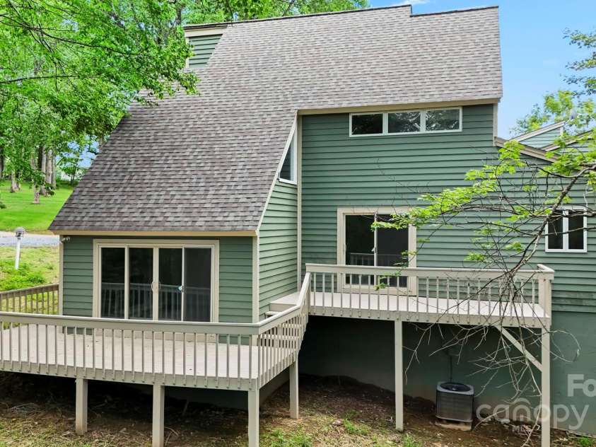 136 Day Drive, Boone, NC 28607.  MLS# CAR4270315, YatesRealty ID 27004. 