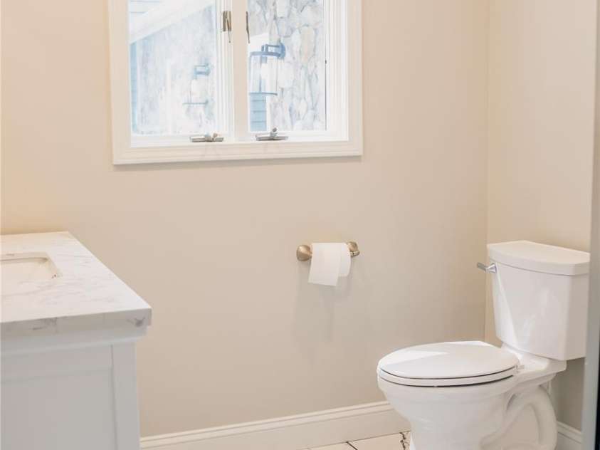 136 Day Drive, Boone, NC 28607.  MLS# CAR4270315, YatesRealty ID 27004. Main-level suite full bath