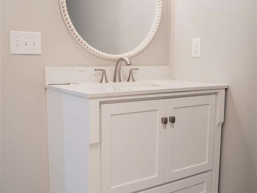 136 Day Drive, Boone, NC 28607.  MLS# CAR4270315, YatesRealty ID 27004. Upper-level suite (above garage) bath