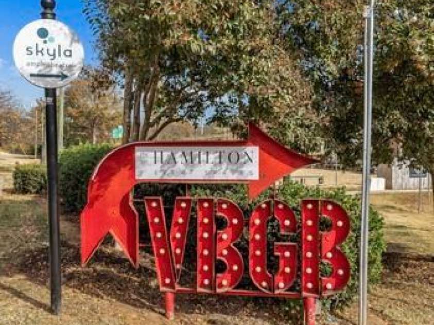 2051 Clarksdale Drive, Charlotte, NC 28206.  MLS# CAR4197287, YatesRealty ID 27005. 