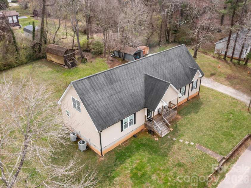 28 Chapel Park Road, Asheville, NC 28803.  MLS# CAR4359429, YatesRealty ID 27007. 