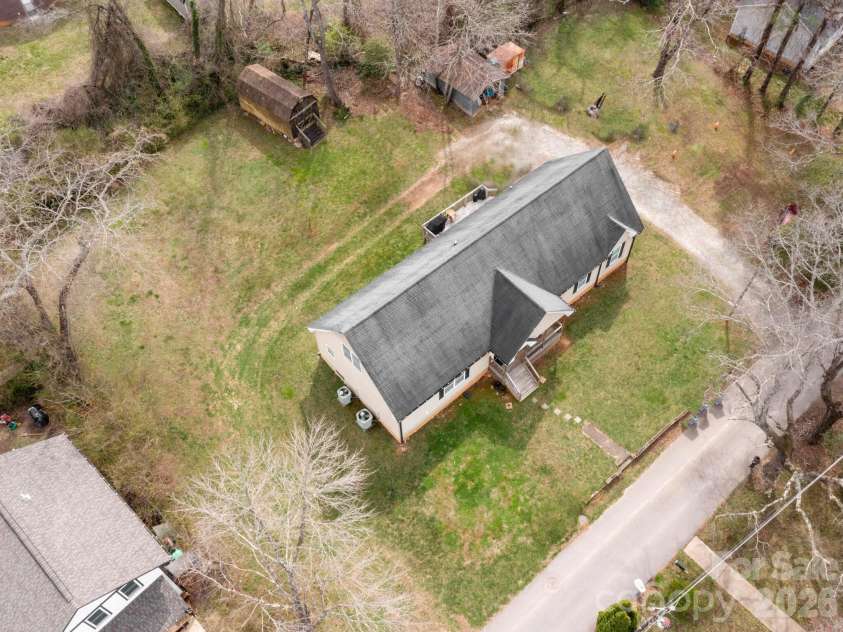 28 Chapel Park Road, Asheville, NC 28803.  MLS# CAR4359429, YatesRealty ID 27007. 