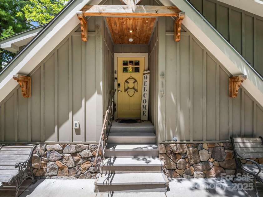417 Tryon Bay Circle, Lake Lure, NC 28746.  MLS# CAR4279268, YatesRealty ID 27007. Welcome