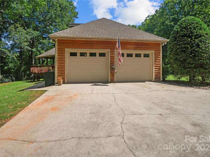 270 Foxwood Drive, Tryon, NC 28782.  MLS# CAR4275078, YatesRealty ID 27008. 