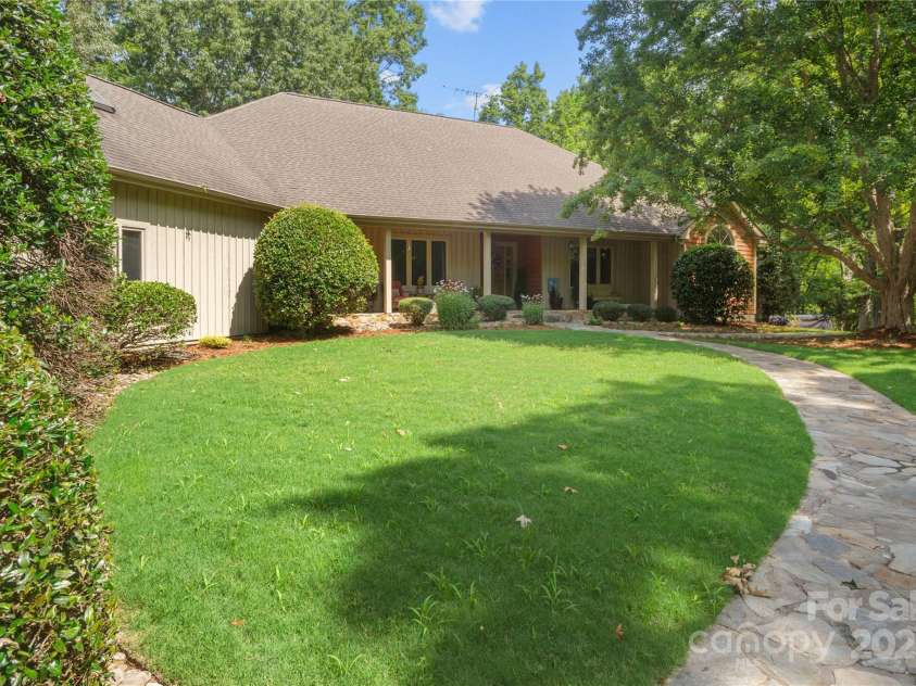 270 Foxwood Drive, Tryon, NC 28782.  MLS# CAR4275078, YatesRealty ID 27008. 