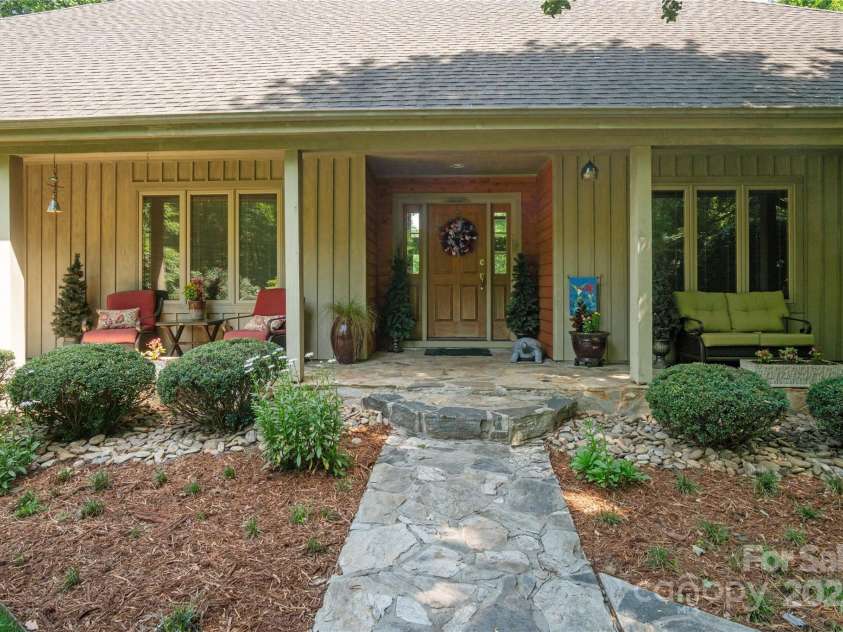 270 Foxwood Drive, Tryon, NC 28782.  MLS# CAR4275078, YatesRealty ID 27008. 