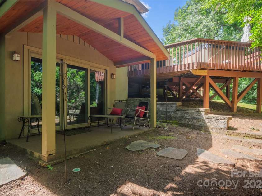 270 Foxwood Drive, Tryon, NC 28782.  MLS# CAR4275078, YatesRealty ID 27008. 