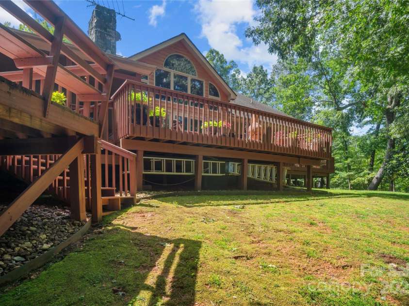 270 Foxwood Drive, Tryon, NC 28782.  MLS# CAR4275078, YatesRealty ID 27008. 