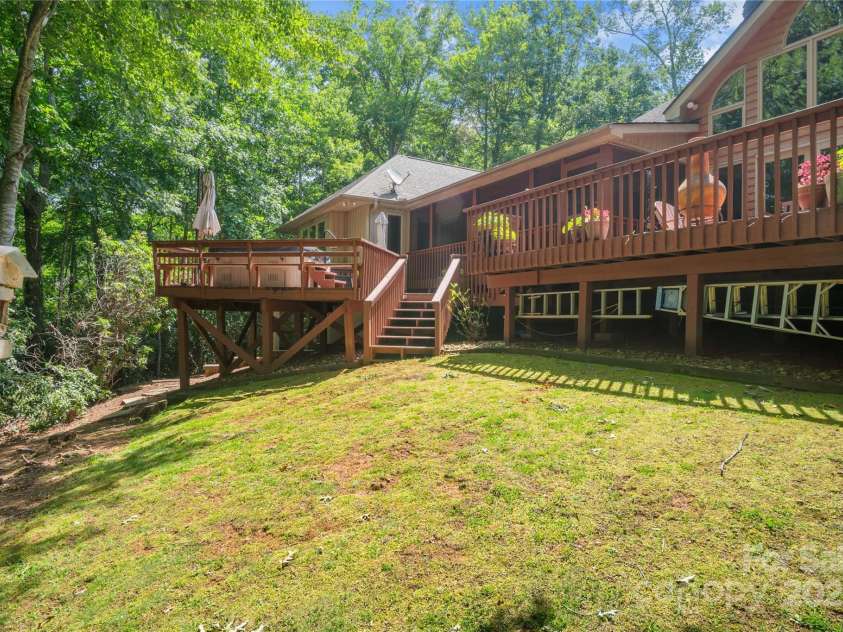 270 Foxwood Drive, Tryon, NC 28782.  MLS# CAR4275078, YatesRealty ID 27008. 