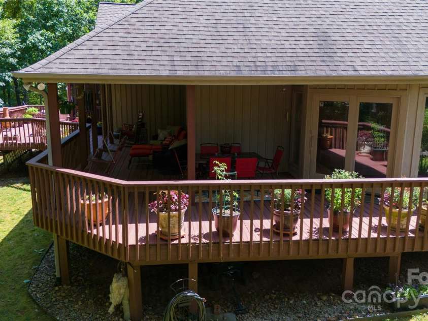 270 Foxwood Drive, Tryon, NC 28782.  MLS# CAR4275078, YatesRealty ID 27008. 