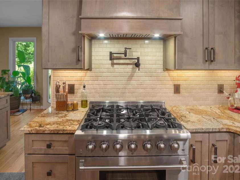 270 Foxwood Drive, Tryon, NC 28782.  MLS# CAR4275078, YatesRealty ID 27008. 