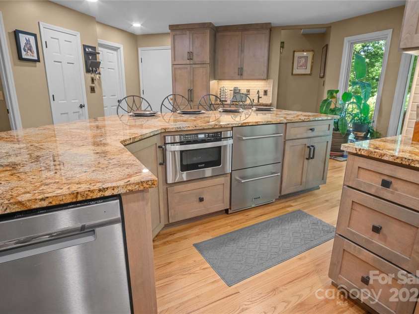 270 Foxwood Drive, Tryon, NC 28782.  MLS# CAR4275078, YatesRealty ID 27008. 