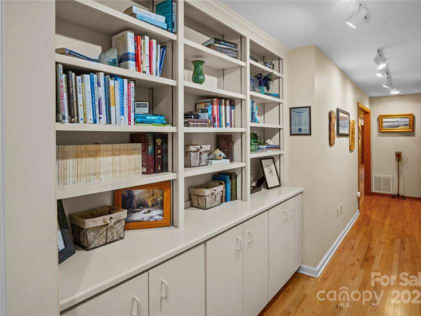 270 Foxwood Drive, Tryon, NC 28782.  MLS# CAR4275078, YatesRealty ID 27008. 