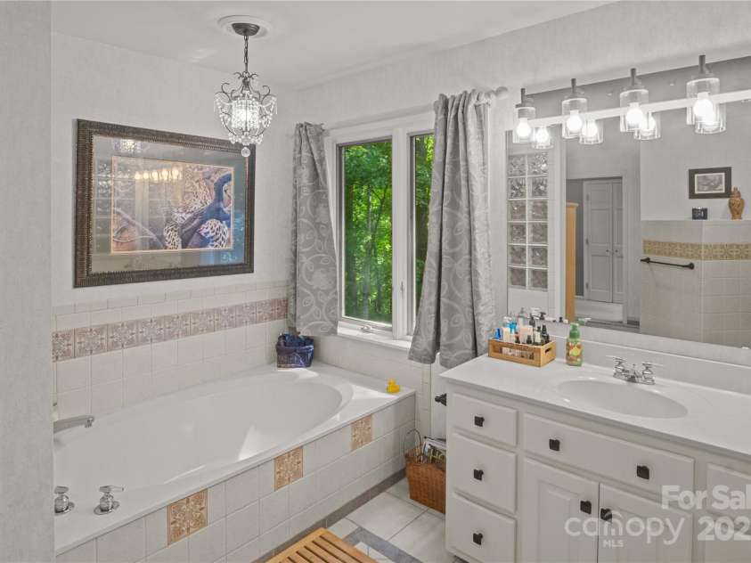 270 Foxwood Drive, Tryon, NC 28782.  MLS# CAR4275078, YatesRealty ID 27008. 