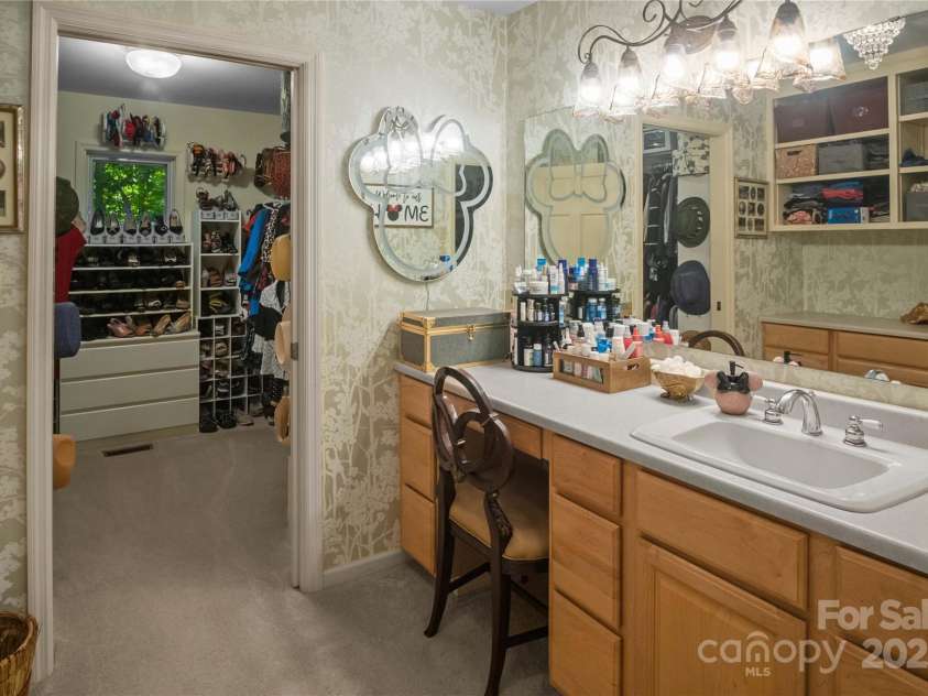 270 Foxwood Drive, Tryon, NC 28782.  MLS# CAR4275078, YatesRealty ID 27008. 