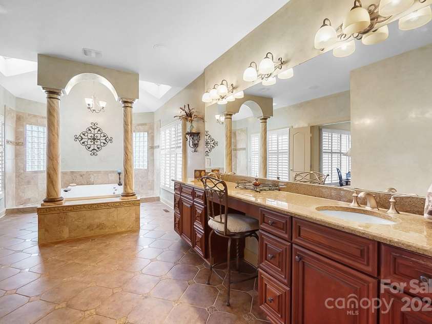 2016 Autumn Blossom Lane, Waxhaw, NC 28173.  MLS# CAR4327443, YatesRealty ID 2701. 