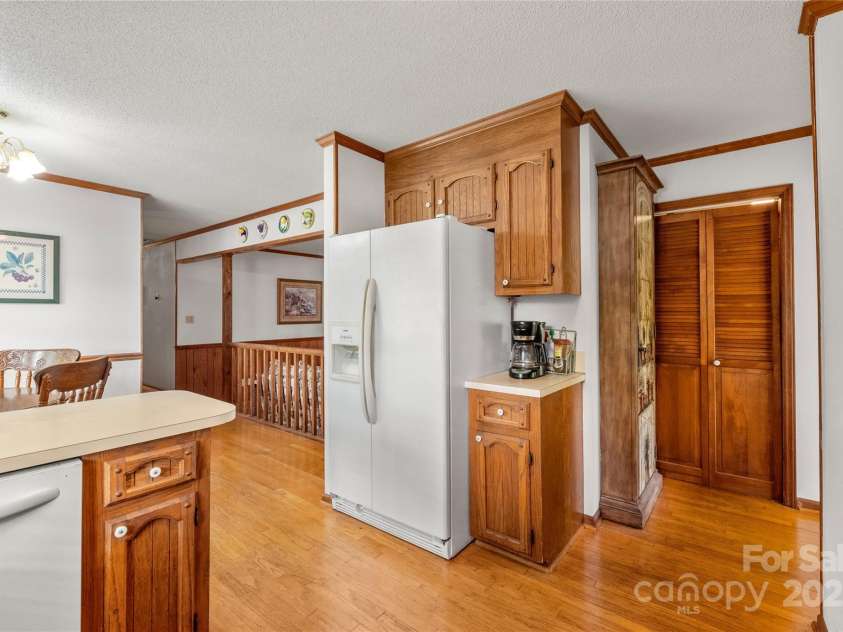 310 Oakwood Drive, Mount Holly, NC 28120.  MLS# CAR4297831, YatesRealty ID 2701. Kitchen