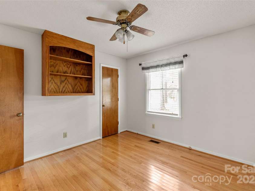 310 Oakwood Drive, Mount Holly, NC 28120.  MLS# CAR4297831, YatesRealty ID 2701. Master Bathroom