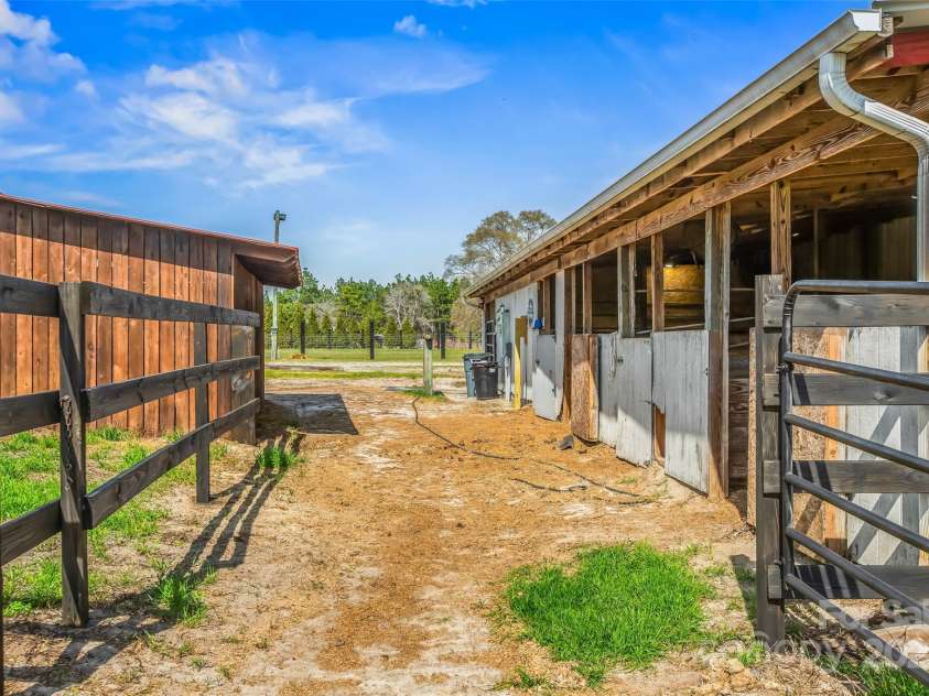 526 Spring Hill Church Road, Hamlet, NC 28345.  MLS# CAR4195010, YatesRealty ID 2701. 