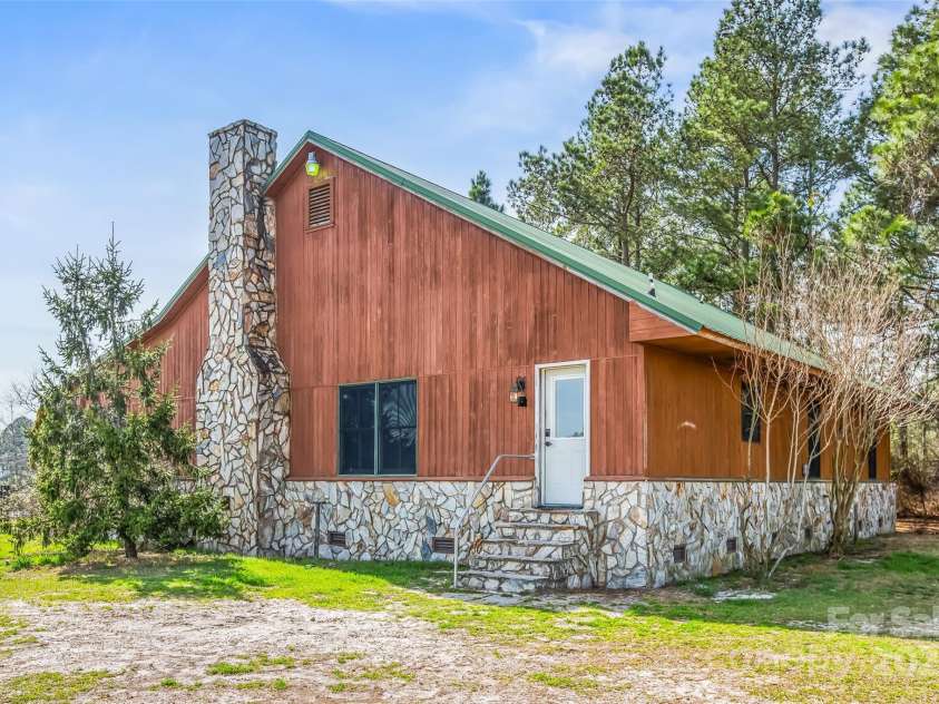 526 Spring Hill Church Road, Hamlet, NC 28345.  MLS# CAR4195010, YatesRealty ID 2701. 