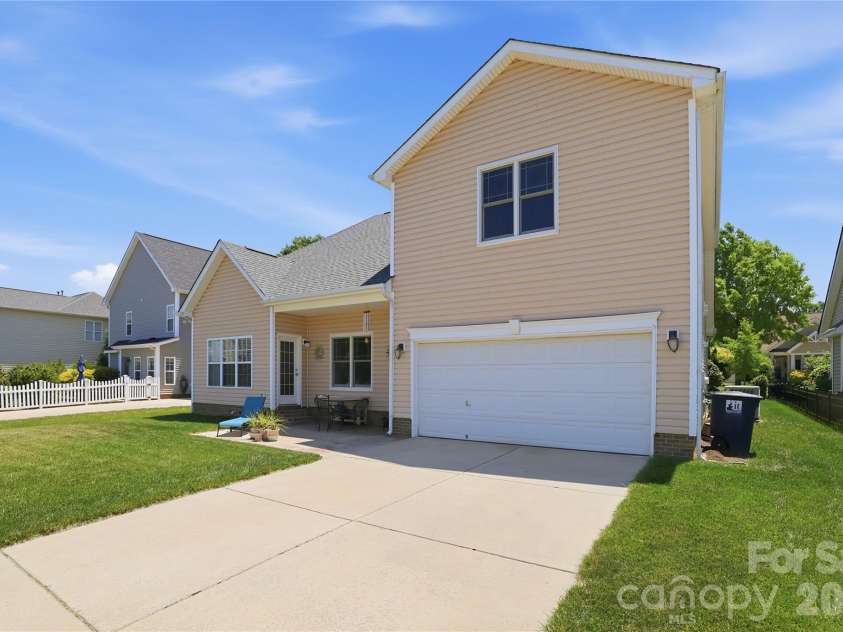 1008 Triple Crown Drive, Indian Trail, NC 28079.  MLS# CAR4380738, YatesRealty ID 27010. 