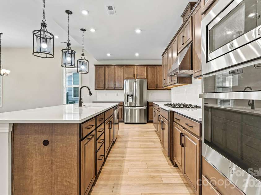 7332 Jolly Brook Drive, Charlotte, NC 28215.  MLS# CAR4300035, YatesRealty ID 27011. 