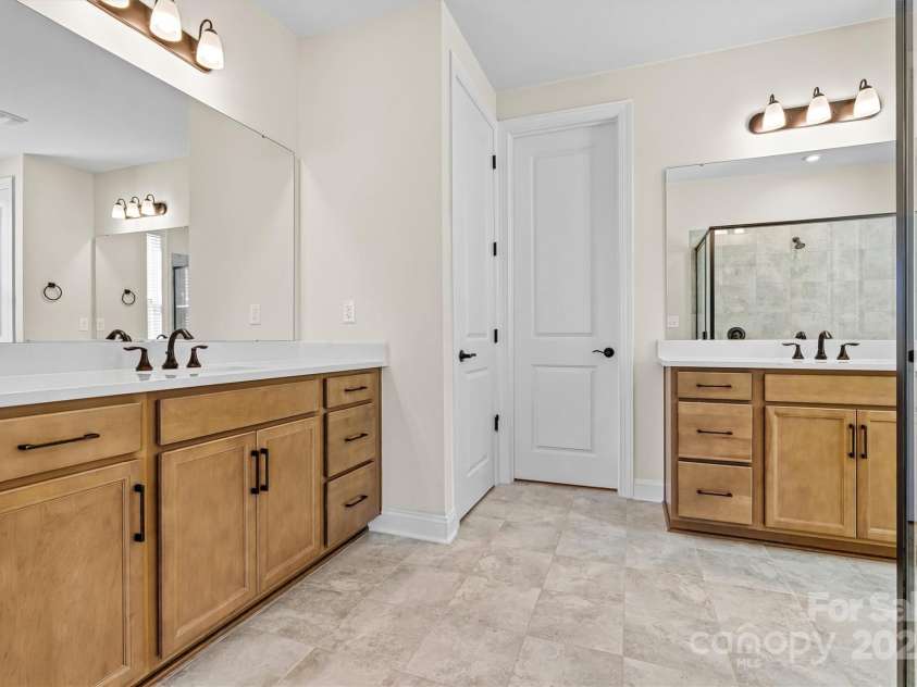 7332 Jolly Brook Drive, Charlotte, NC 28215.  MLS# CAR4300035, YatesRealty ID 27011. 