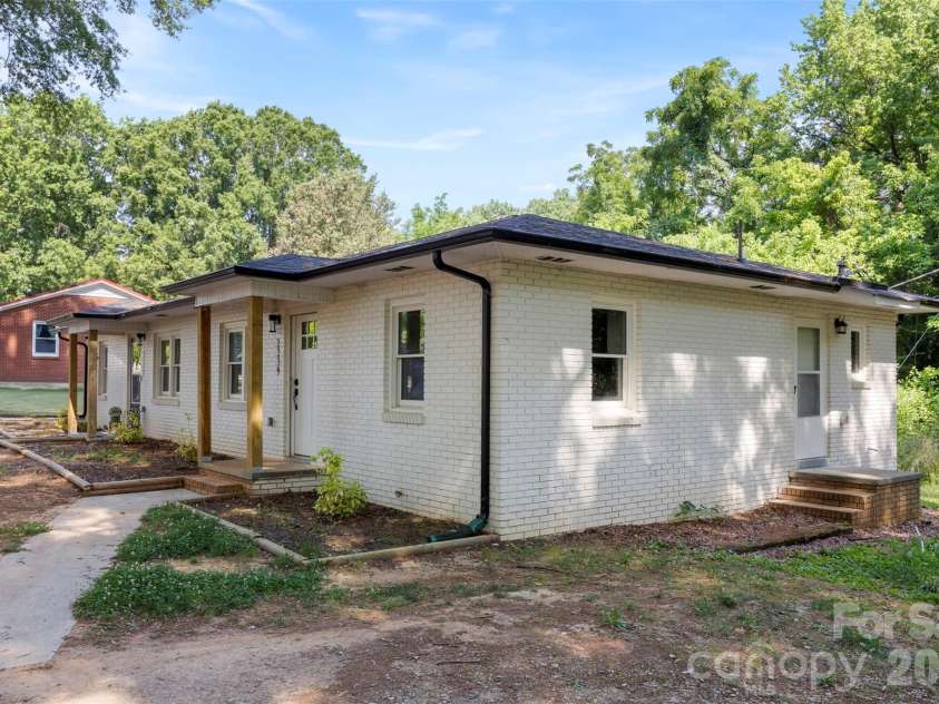 2237-2239 Catawba Heights Road, Lincolnton, NC 28092.  MLS# CAR4387078, YatesRealty ID 27012. 