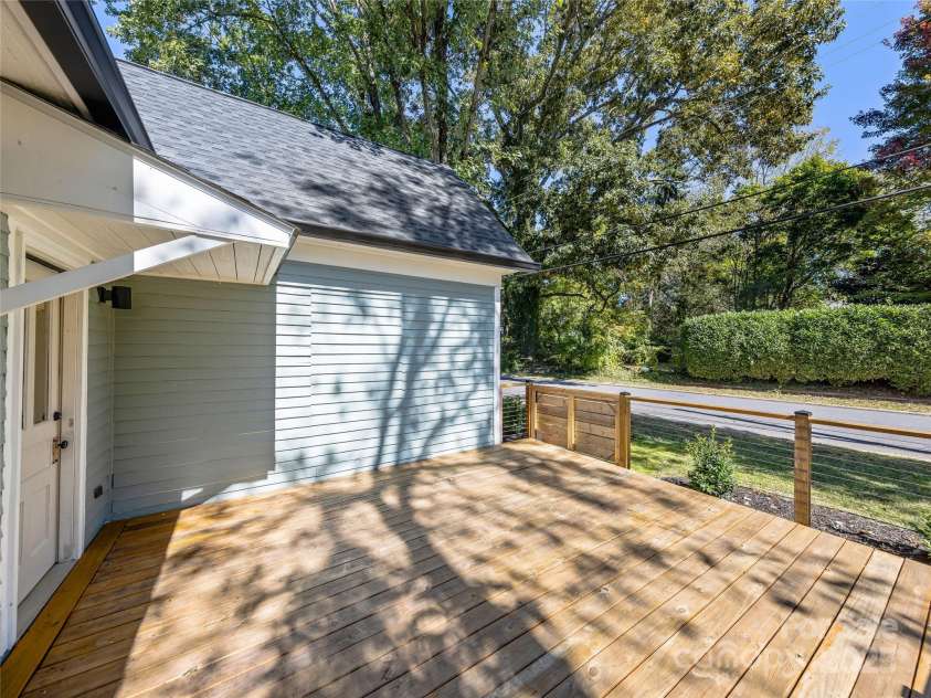 91 Virginia Avenue, Asheville, NC 28806.  MLS# CAR4306666, YatesRealty ID 27012. 