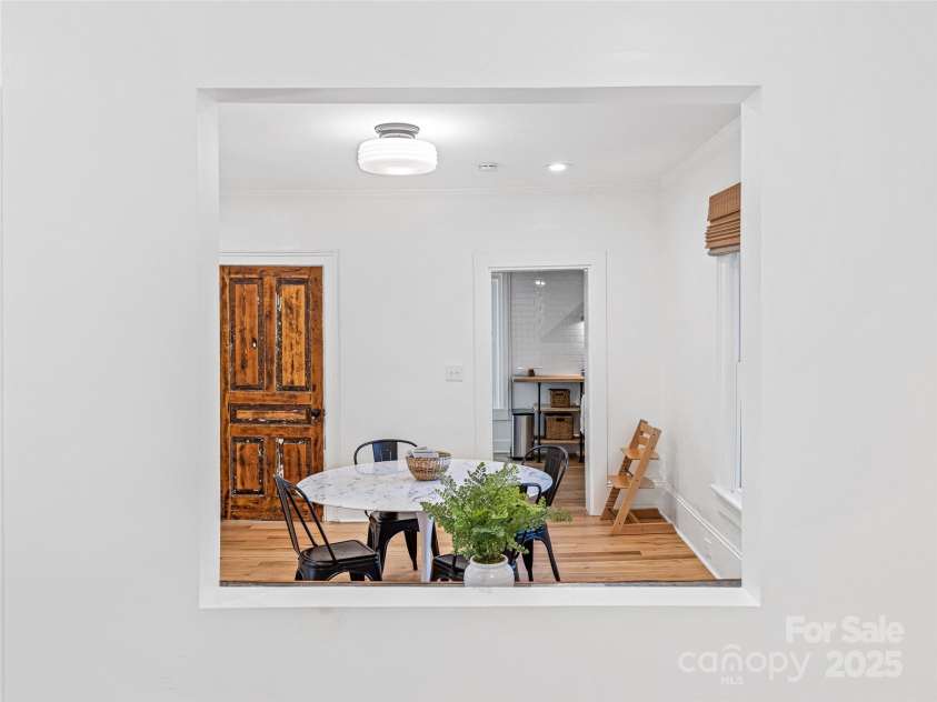 91 Virginia Avenue, Asheville, NC 28806.  MLS# CAR4306666, YatesRealty ID 27012. 
