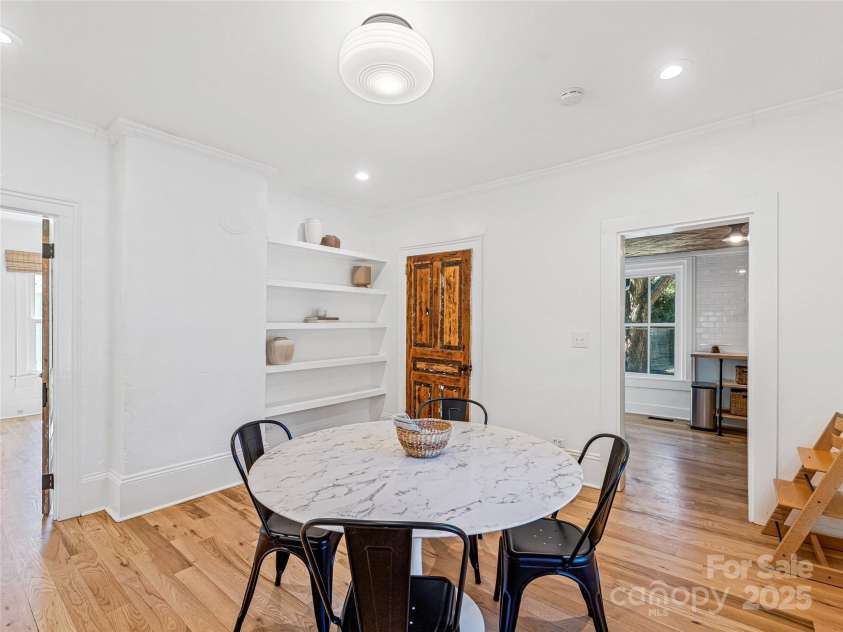 91 Virginia Avenue, Asheville, NC 28806.  MLS# CAR4306666, YatesRealty ID 27012. 
