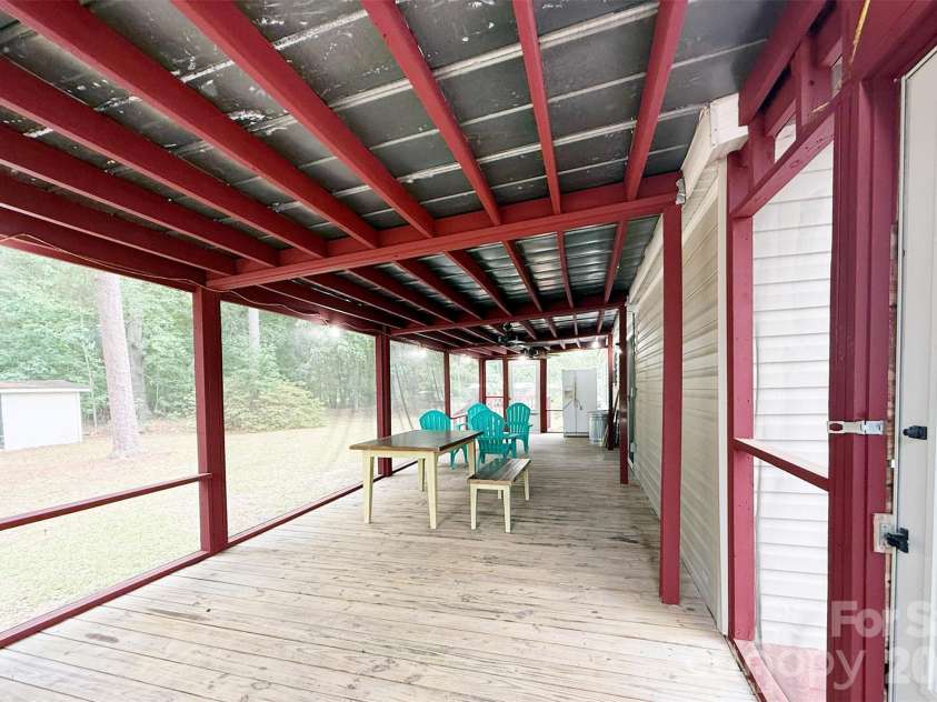 1062 Mill Creek Drive, Manning, SC 29102.  MLS# CAR4374424, YatesRealty ID 27013. 