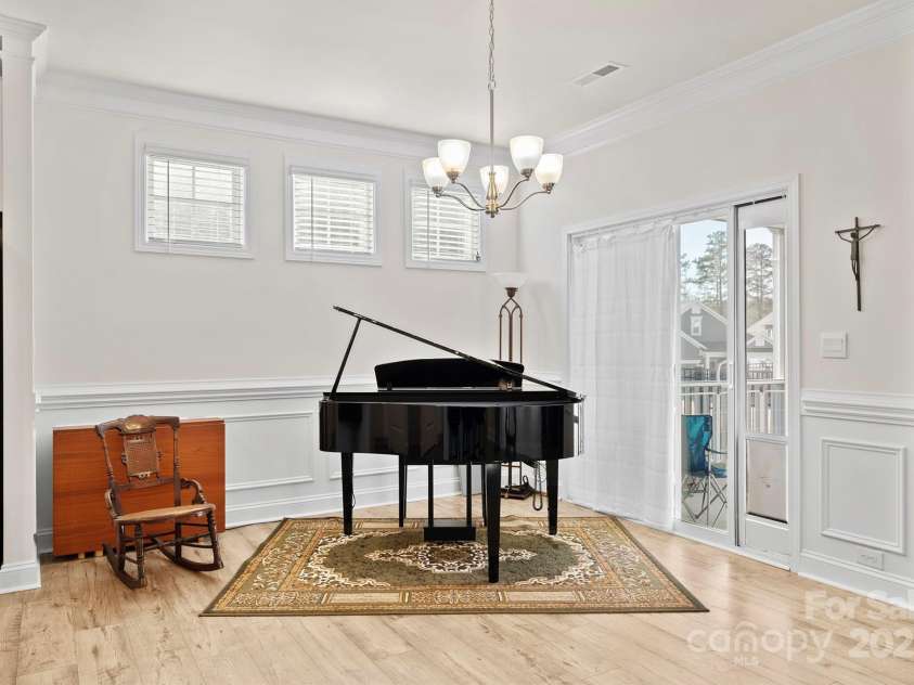 758 Latrobe Drive, Iron Station, NC 28080.  MLS# CAR4237714, YatesRealty ID 27013. Eat-in kitchen area