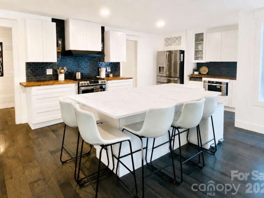 16025 Cramur Drive, Huntersville, NC 28078.  MLS# CAR4383183, YatesRealty ID 27015. 