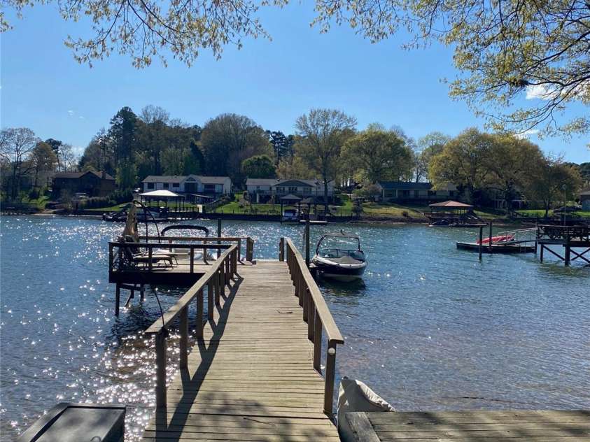 16025 Cramur Drive, Huntersville, NC 28078.  MLS# CAR4383183, YatesRealty ID 27015. 