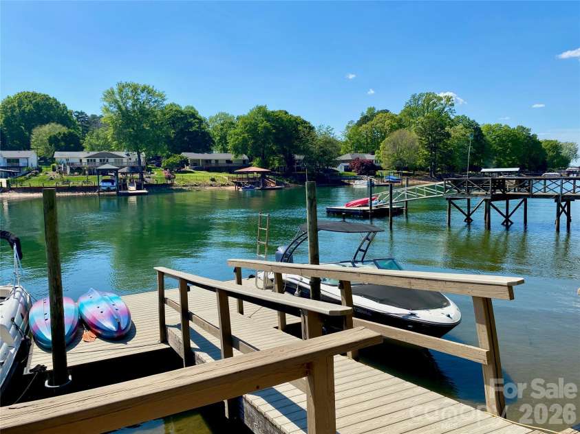 16025 Cramur Drive, Huntersville, NC 28078.  MLS# CAR4383183, YatesRealty ID 27015. 
