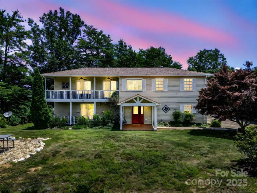 198 Sugarbush Point, Lake Lure, NC 28746.  MLS# CAR4275826, YatesRealty ID 27015. 