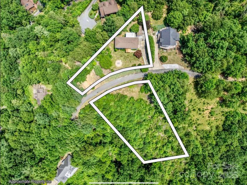 198 Sugarbush Point, Lake Lure, NC 28746.  MLS# CAR4275826, YatesRealty ID 27015. 