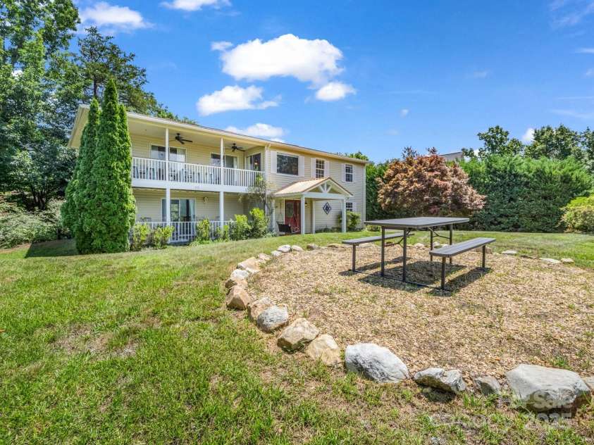 198 Sugarbush Point, Lake Lure, NC 28746.  MLS# CAR4275826, YatesRealty ID 27015. 