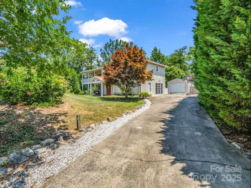 198 Sugarbush Point, Lake Lure, NC 28746.  MLS# CAR4275826, YatesRealty ID 27015. 