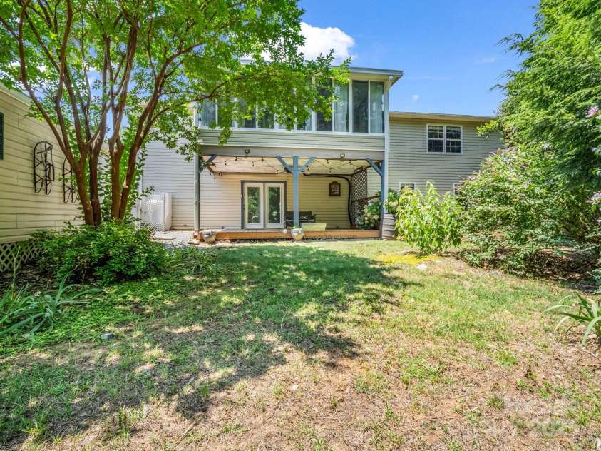 198 Sugarbush Point, Lake Lure, NC 28746.  MLS# CAR4275826, YatesRealty ID 27015. 